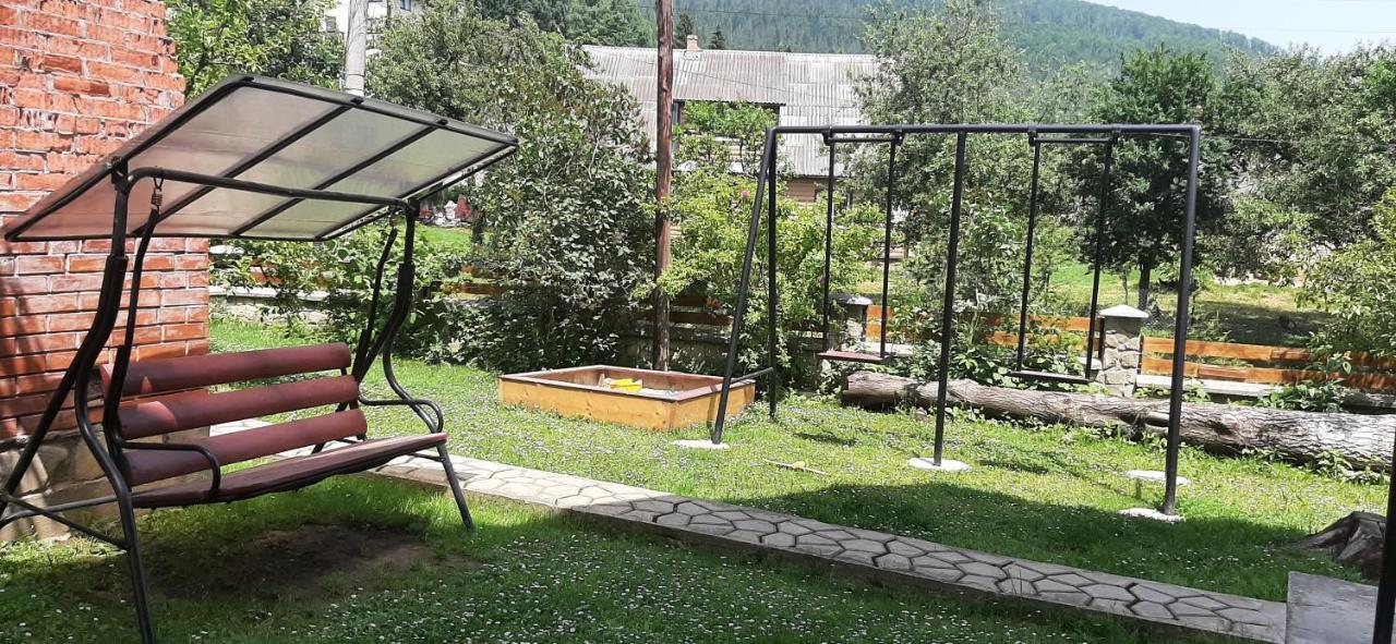 Cottage house Yaremche Exterior foto